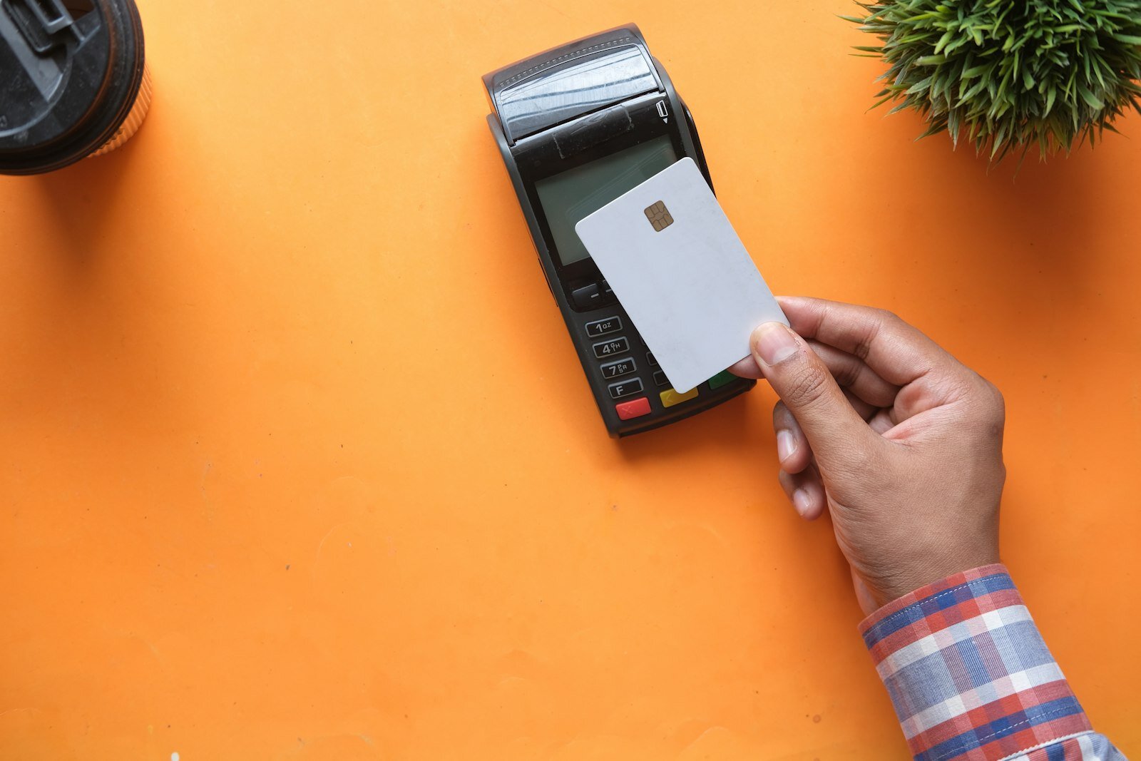 Trinkgeld per EC-Karte oder QR-Code: Steuerpflichtig oder nicht?